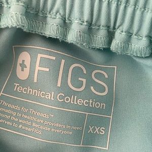 FIGS Yola Seaglass XXS